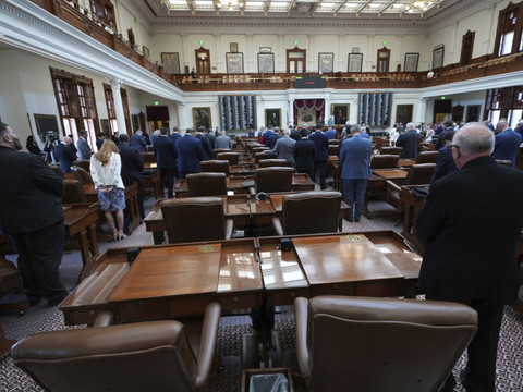 Les élus démocrates du Texas lèvent leur exil auto-imposé