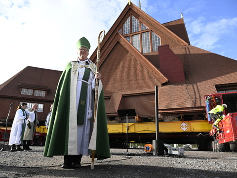 En Suède, l'église historique de Kiruna déménage sur des roulettes