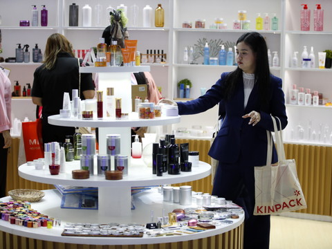 Estée Lauder: lourde perte trimestrielle due à la restructuration