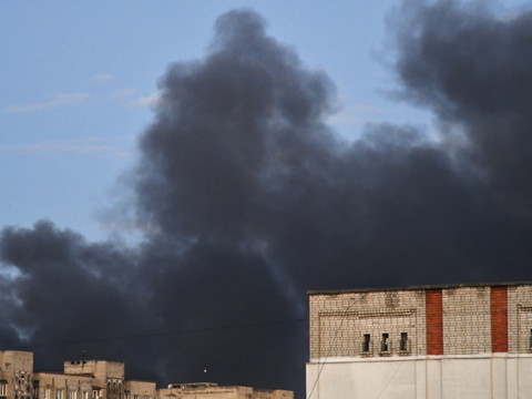 Importantes frappes russes sur l'ouest de l'Ukraine: un mort