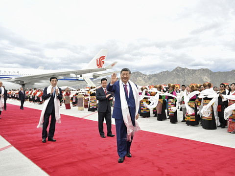 Xi appelle à l'unité interethnique lors d'une rare visite au Tibet