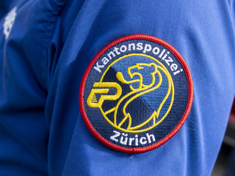 Un ex-policier zurichois condamné pour vol sur une scène de crime
