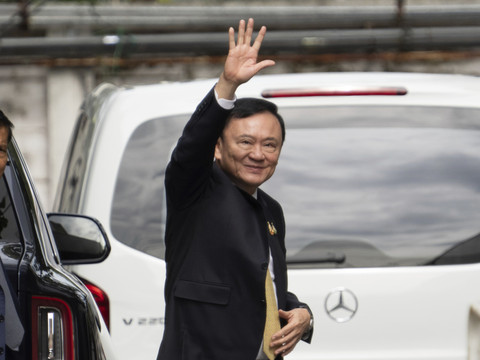 Thaïlande: l'ex-premier ministre Shinawatra acquitté