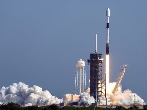 SpaceX lance un drone spatial militaire américain