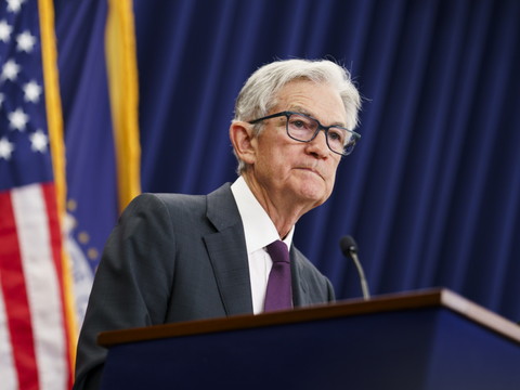 Etats-Unis: la Fed laisse la porte ouverte à des baisses de taux