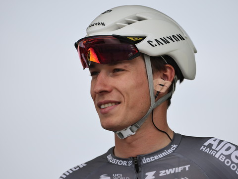Jasper Philipsen premier maillot rouge sur la Vuelta