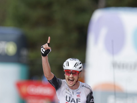 Vuelta: Jay Vine s'impose, Vingegaard laisse le maillot rouge