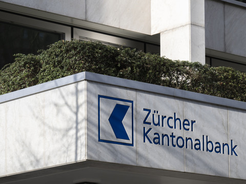 La BC de Zurich résiste aux baisses de taux au premier semestre