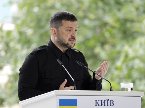 Ukraine: Zelensky appelle a renforcer la pression sur Poutine