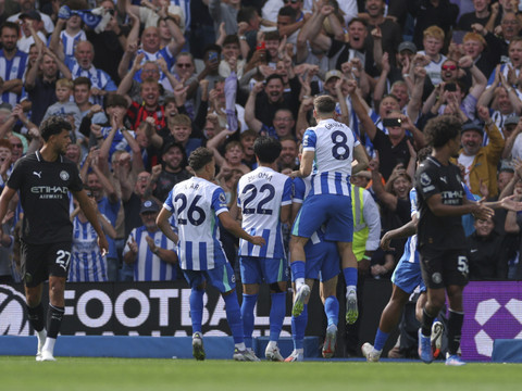 Premier League: Liverpool remporte le choc au sommet