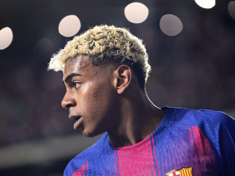 Le Barça, accroché par le Rayo Vallecano, laisse filer le Real