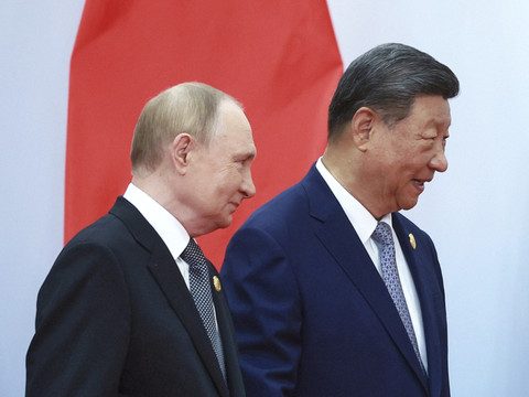 Chine: début des entretiens entre les présidents Xi et Poutine
