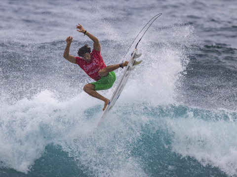 Yago Dora et Molly Picklum sacrés champions du monde de surf