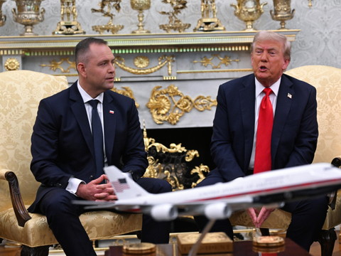 Trump reçoit le président polonais avec tous les égards