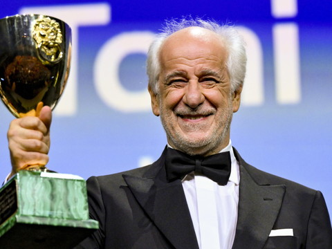 Mostra de Venise: l'Italien Toni Servillo sacré meilleur acteur