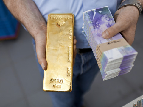 L'or franchit le palier des 3600 dollars l'once