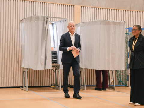 Norvège: la gauche en tête, mais poussée des populistes