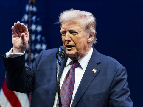 Trump: les violences conjugales sont des délits 