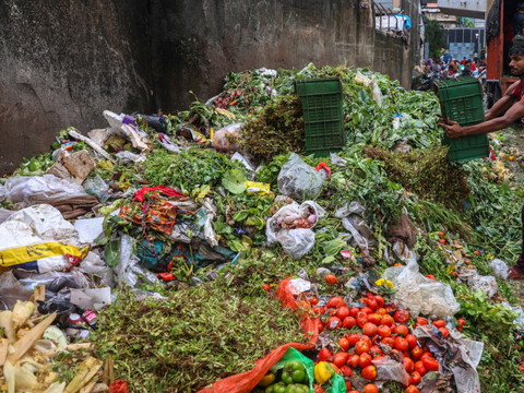 L'UE s'attaque au gaspillage alimentaire et à la fast fashion