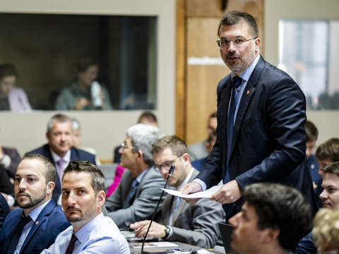 L'UDC et le PLR veulent faire baisser la fiscalité en Valais