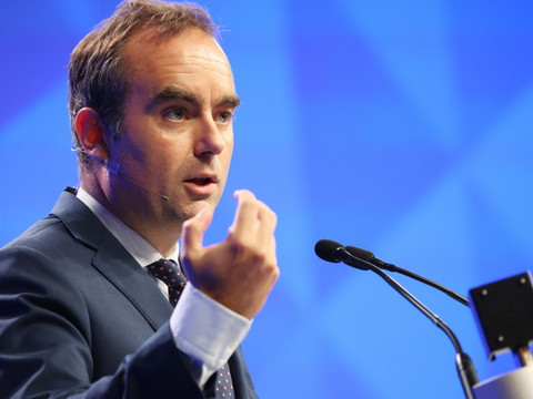 Macron nomme son fidèle Sébastien Lecornu à Matignon