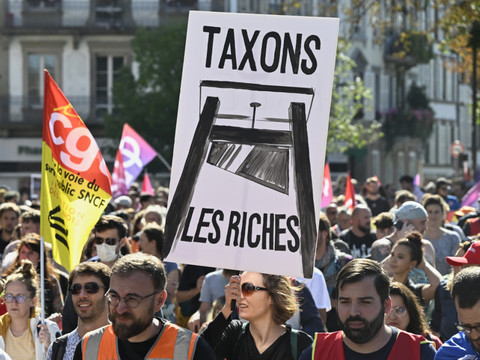 France: centaines de milliers de manifestants mais pas de paralysie