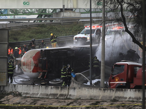 Explosion d'un camion-citerne à Mexico: le bilan grimpe à 8 morts