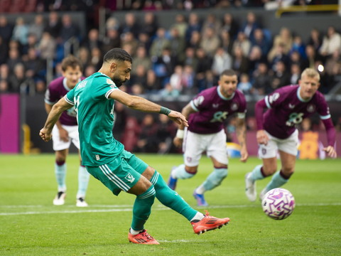 Premier League: Liverpool s'en sort in extremis à Burnley