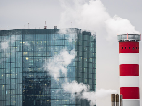 Les employeurs suisses se montrent plus prudents à embaucher