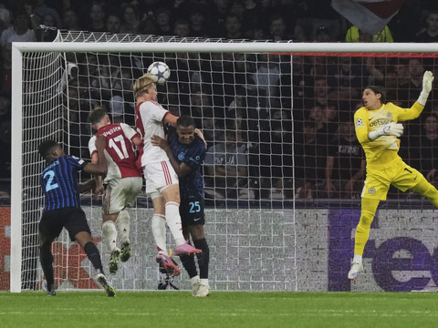 Ligue des champions: l'Inter de Sommer et Akanji s'impose
