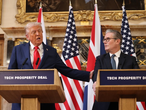 Trump déçu de Poutine, Starmer appelle à accentuer la pression