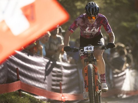 Ronja Blöchlinger sur le podium en short-track