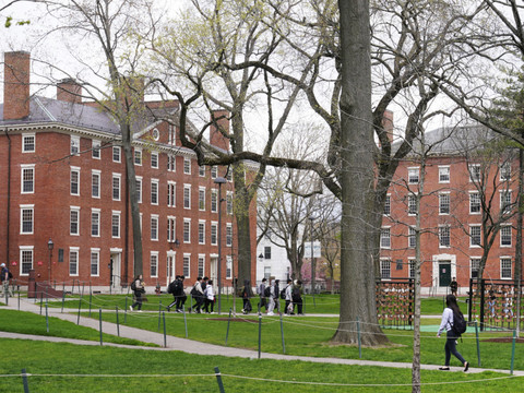 L'administration Trump impose de nouvelles restrictions à Harvard