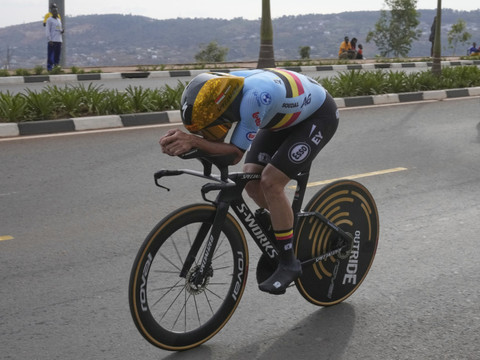 Evenepoel encore champion du monde du contre-la-montre
