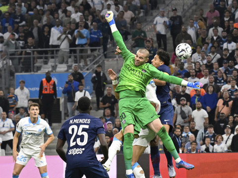 Marseille profite d'une bévue de Chevalier et bat le PSG