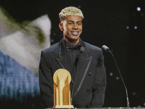 Lamine Yamal remporte le trophée Kopa de meilleur jeune