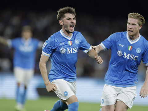 Naples poursuit son sans-faute