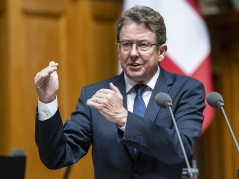 Le Parlement valide un projet pour accélérer les procédures