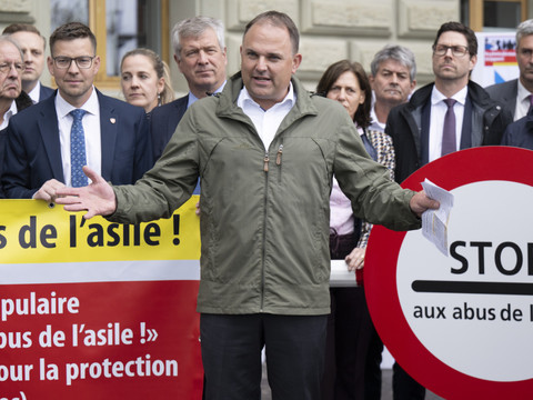 L'UDC a déposé son initiative 