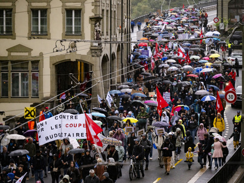 Manifestation contre l'assainissement des finances à Fribourg
