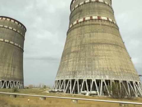 Kiev accuse Moscou d'avoir coupé la centrale de Zaporijjia