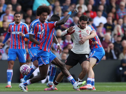 Premier League: le leader s'incline