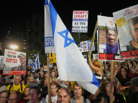 Des milliers d'Israéliens manifestent pour un retour des otages