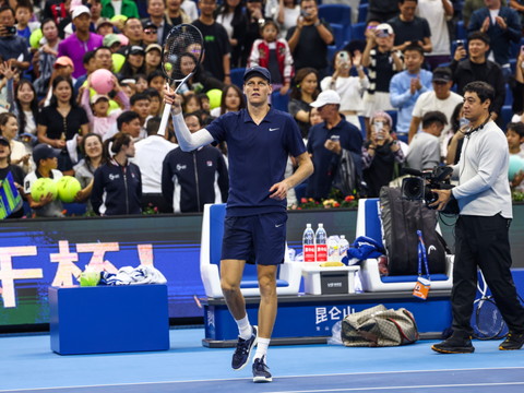 ATP 500 de Pékin: Sinner atteint les demies sans difficulté