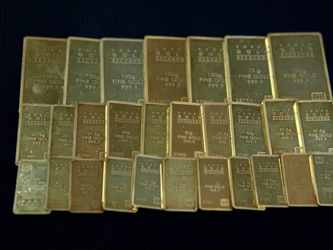 Nouveau record pour l'or, au-dessus des 3850 dollars