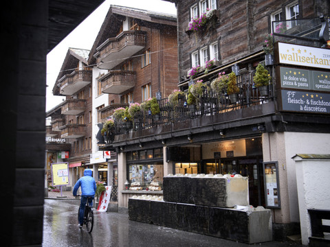 Violations des mesures Covid-19: exploitants de Zermatt condamnés