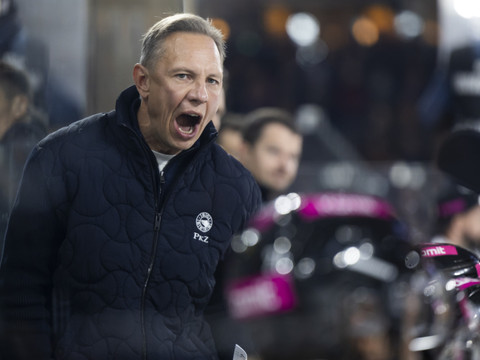 National League: le CP Berne limoge l'entraîneur Jussi Tapola