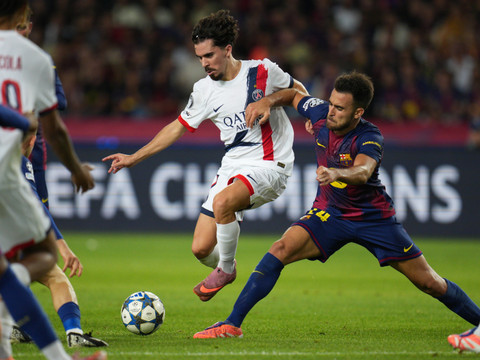 Ligue des champions: le PSG s'impose 2-1 à Barcelone