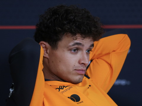 McLaren vise le sacre à Singapour, Verstappen la remontada