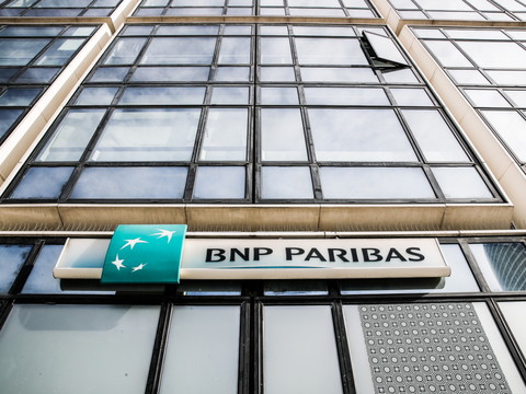 France: les actions des banques dévissent après la chute de Lecornu